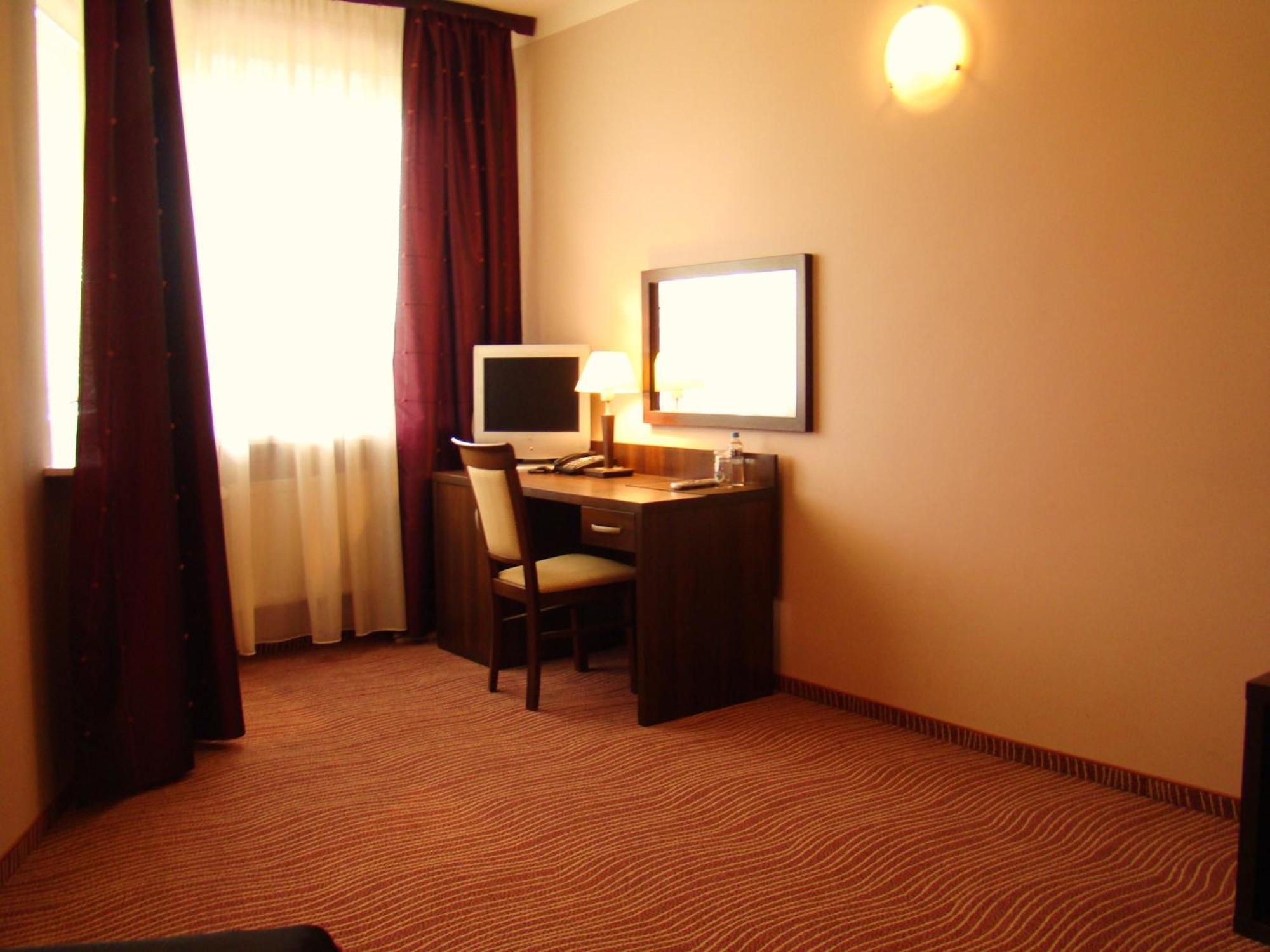 Hotel Azalia & Spa نيبووميتسا المظهر الخارجي الصورة