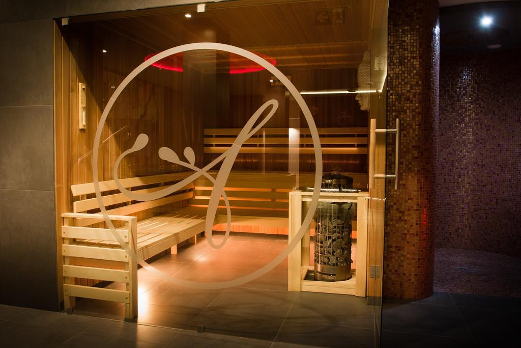 Hotel Azalia & Spa نيبووميتسا المظهر الخارجي الصورة